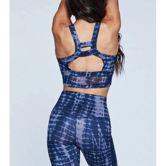 JO + JAX BUNDLE - Leggings, Bra, & Motion Tee - Poolside, All Size CM - Picture 7 of 8